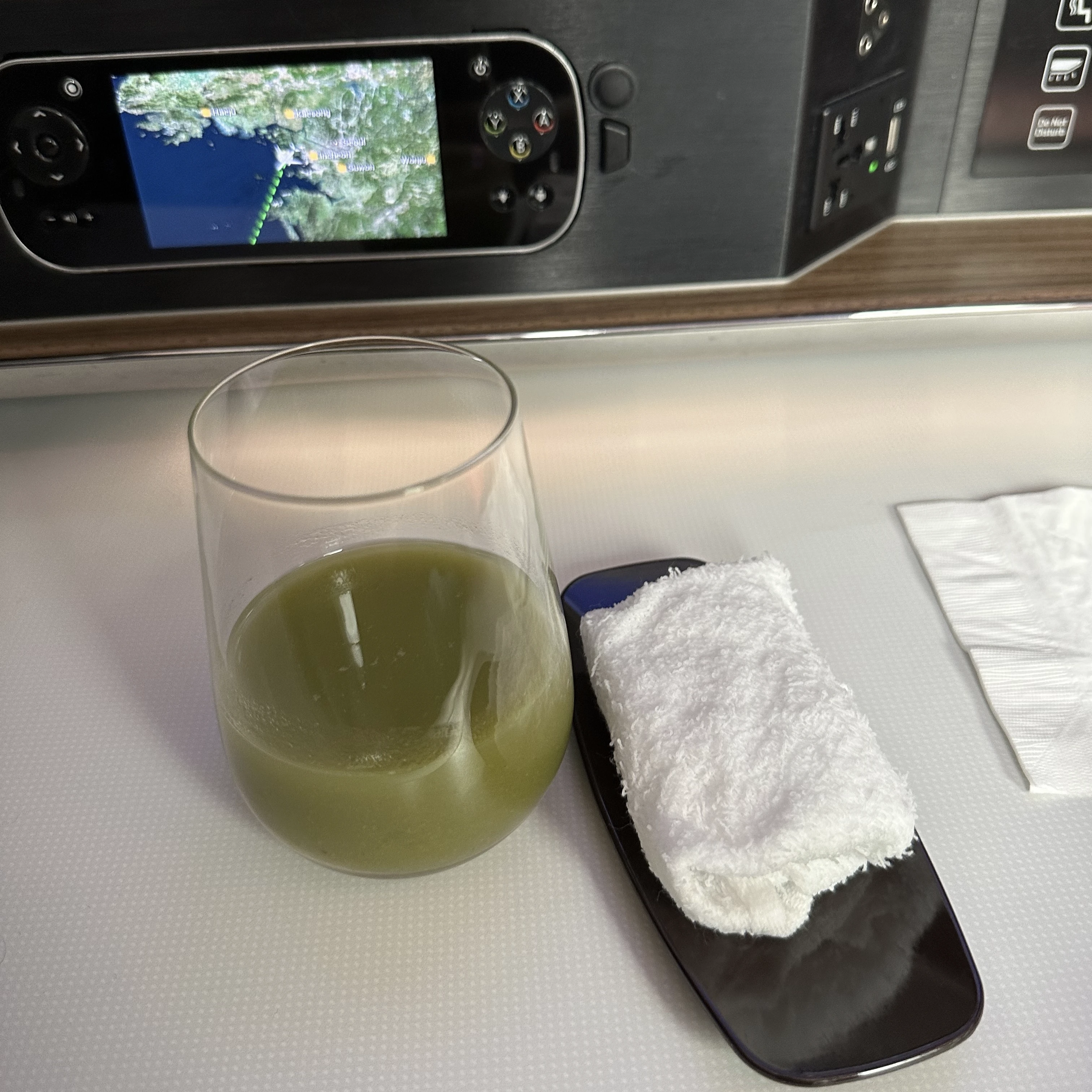 Eva Air Boeing 787-10 business class pre-departure drink.